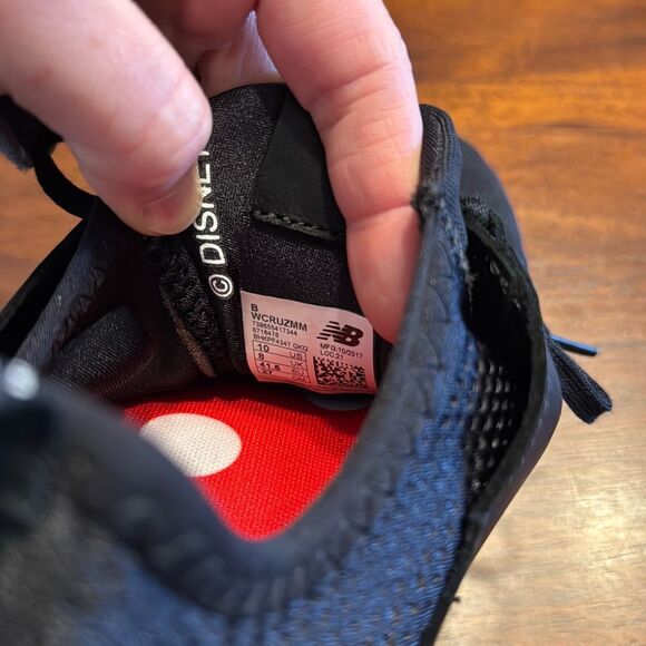 **RARE*** New Balance MINNIE MOUSE SNEAKERS - Picture 8 of 8